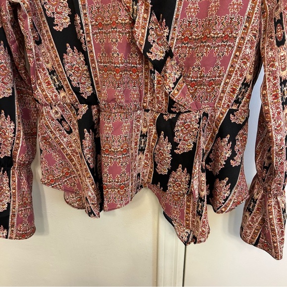 BCBGMaxAzria Women’s Size Large Surplice Asymmetrical Top Black & Pink Print - Picture 8 of 11